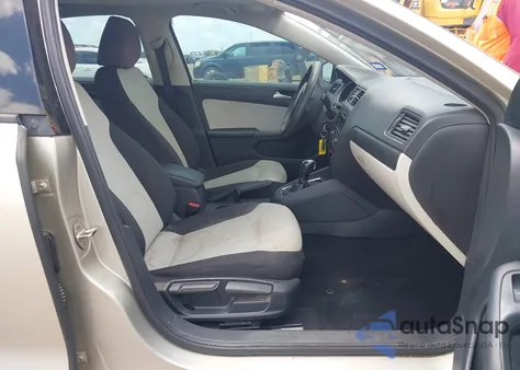 2015 Volkswagen Jetta 2.0L S z USA, uszkodzony, nr VIN 3VW2K7AJ8FM220167